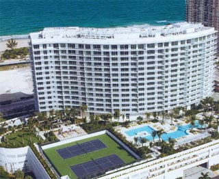 Plaza at Oceanside - Pomapno Beach